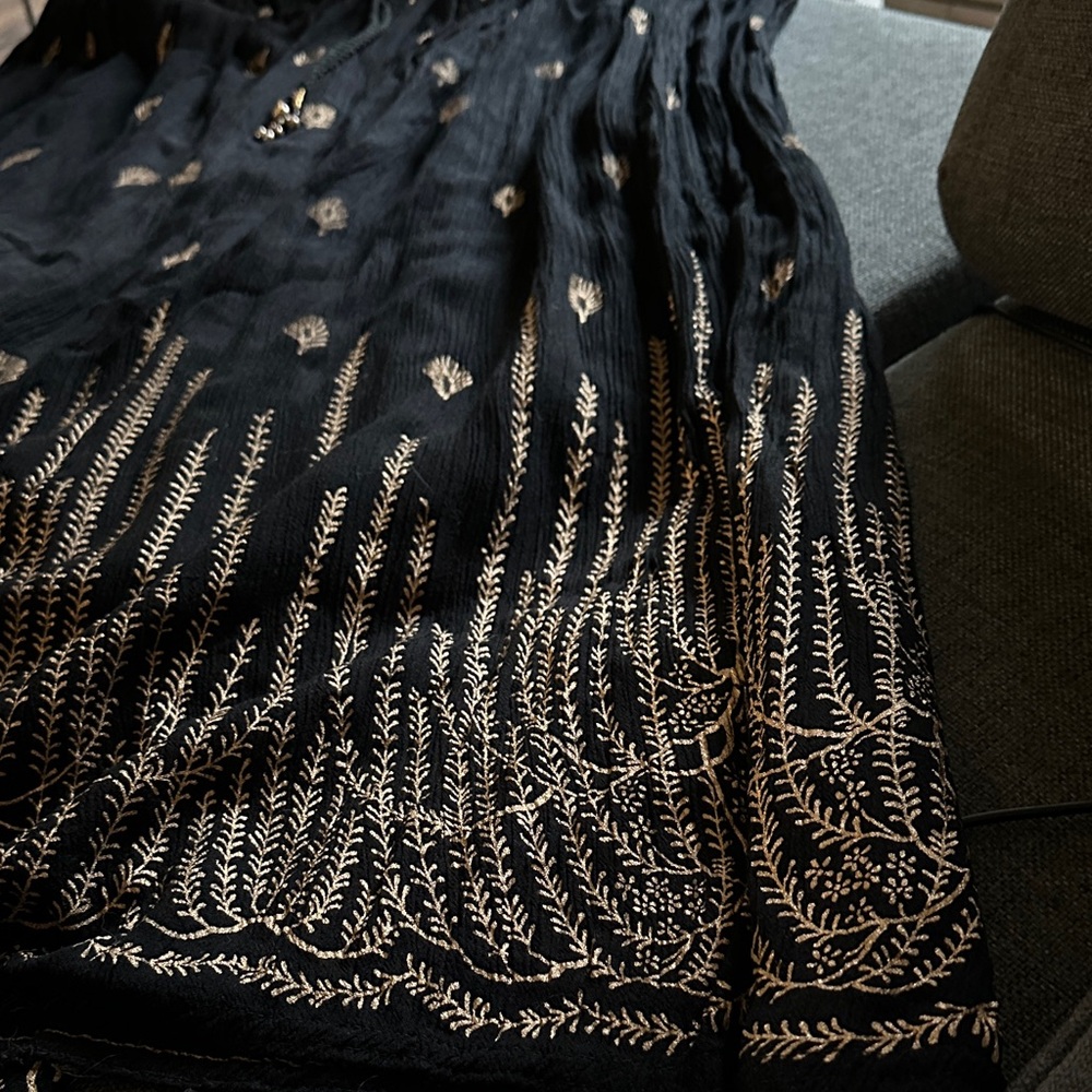 Elegant Black and Gold Women's Skirt - Picture 6 of 7